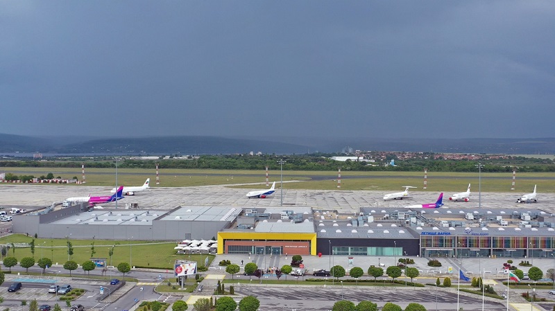 Въпреки ръста от т.г., двете най-големи летища на Черноморието ни все още