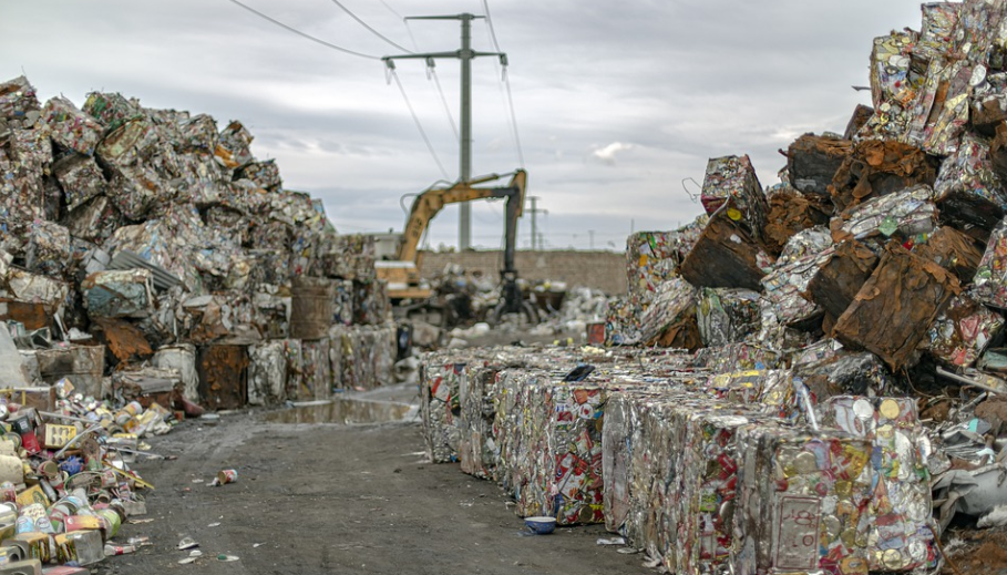 Навсякъде сме заринати с отпадъци и парадоксалното е, че не