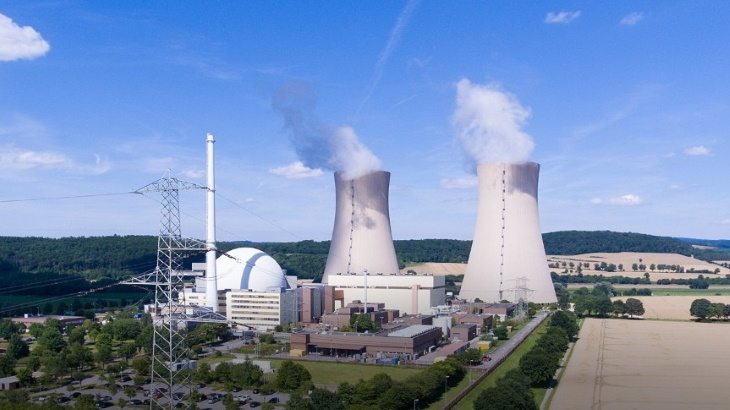 Германия днес ще затвори три от последните с шест атомни