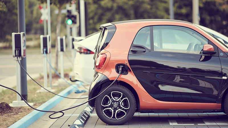 Делът на електрическите автомобили в България нараства с бързи темпове