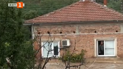 Потоп в Карловско евакуира десетки хора от домовете им ситуацията