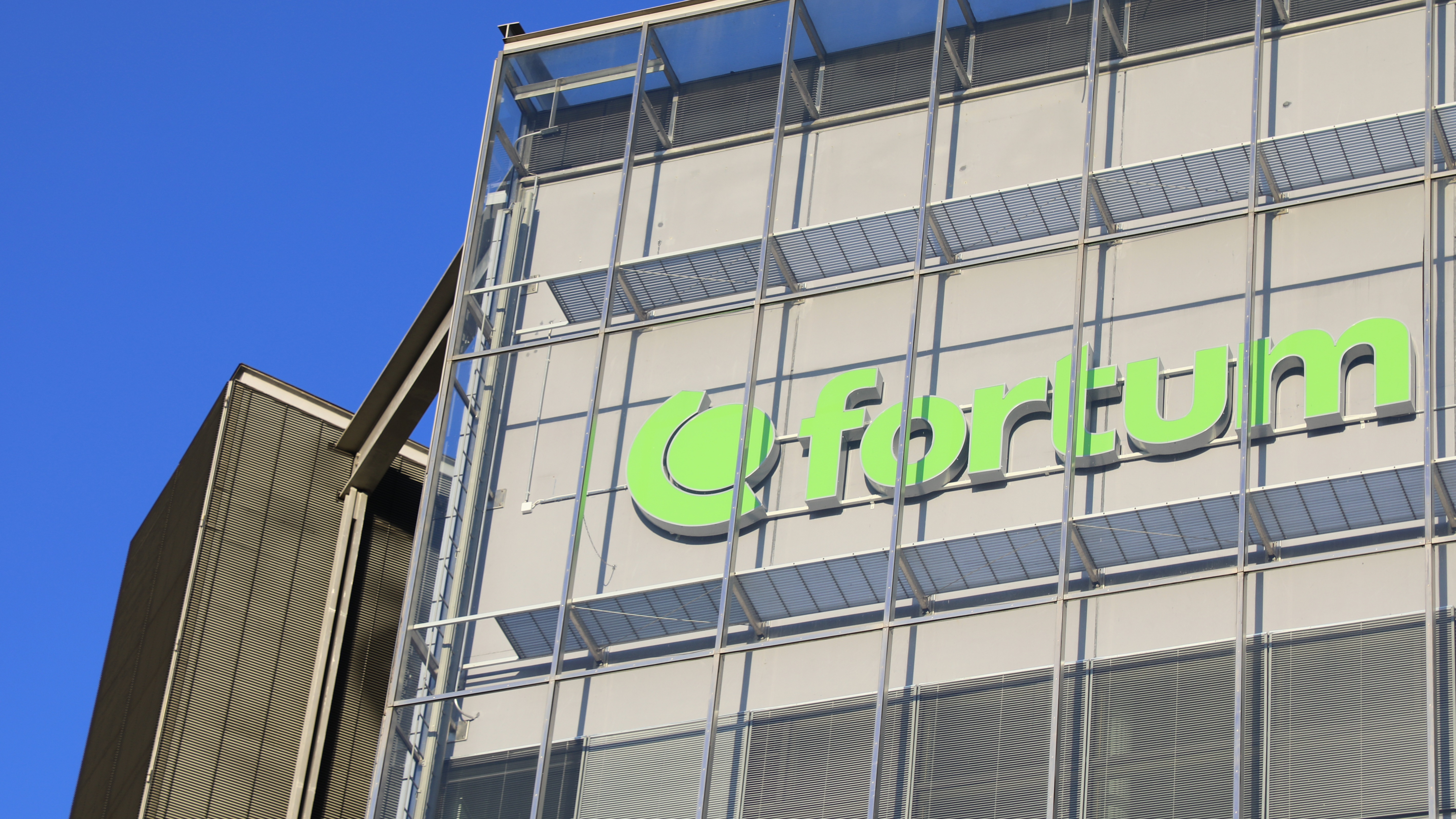 Финландската компания Fortum се споразумя с правителството на страната за