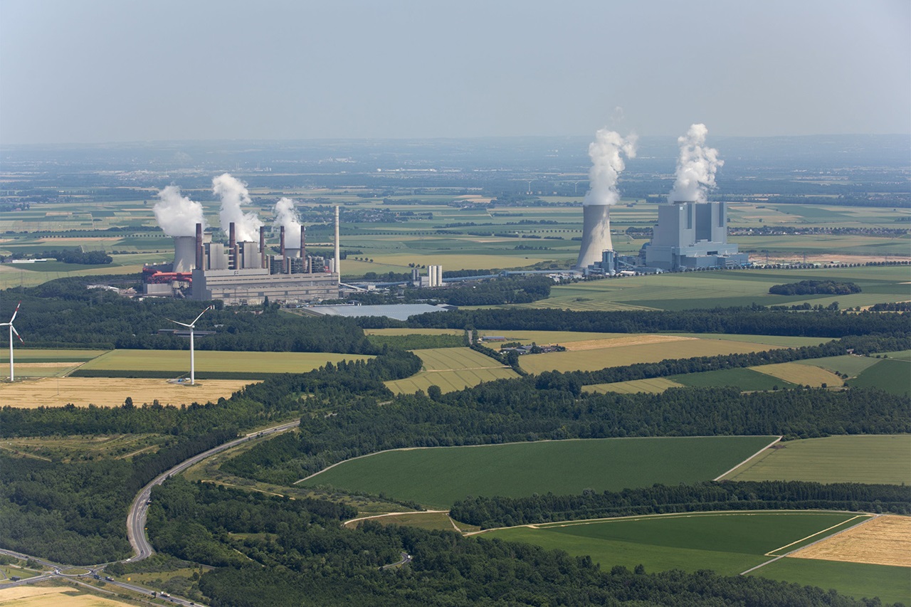 Немската компания RWE се готви да рестартира три централи за