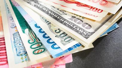 Щатският долар поскъпва спрямо повечето основни валути в света в