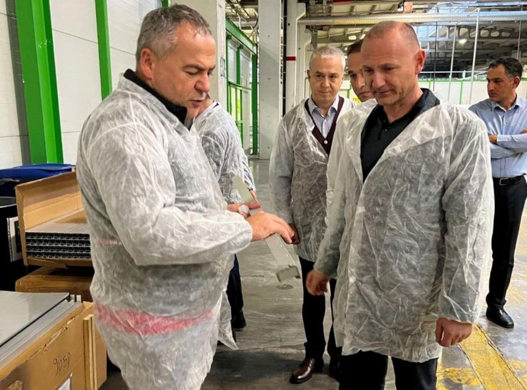 The Minister of Energy Rosen Hristov visited a high-tech plant