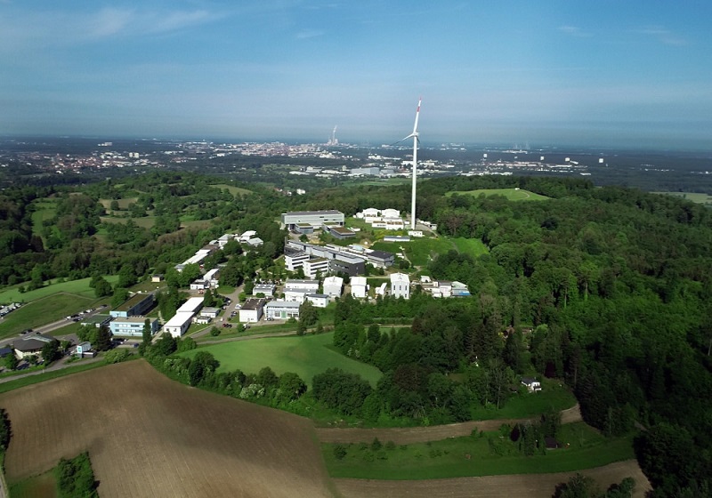 На площадката на немския Институт за химични технологии (Fraunhofer ICT) се