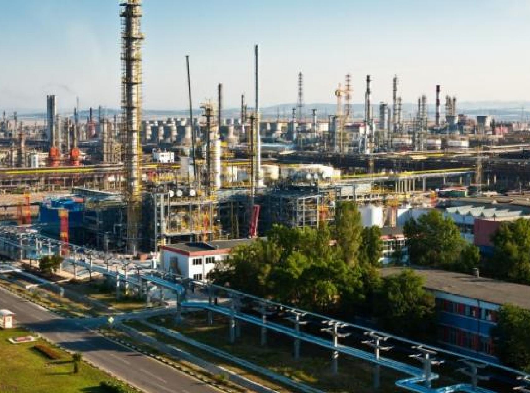 The export of oil products from the oil refinery Lukoil