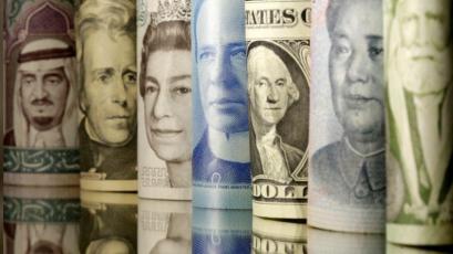 Щатският долар се понижава спрямо основните световни валути първо в
