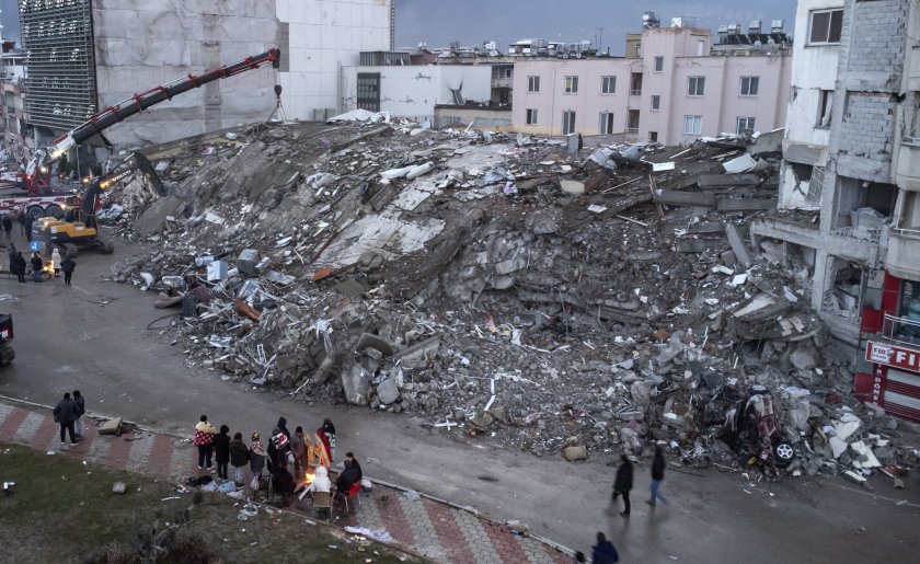 Броят на загиналите от земетресенията в Турция и Сирия надхвърли