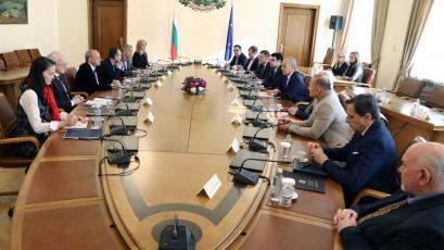 Министър председателят Гълъб Донев се срещна с ръководствата на национално представителните