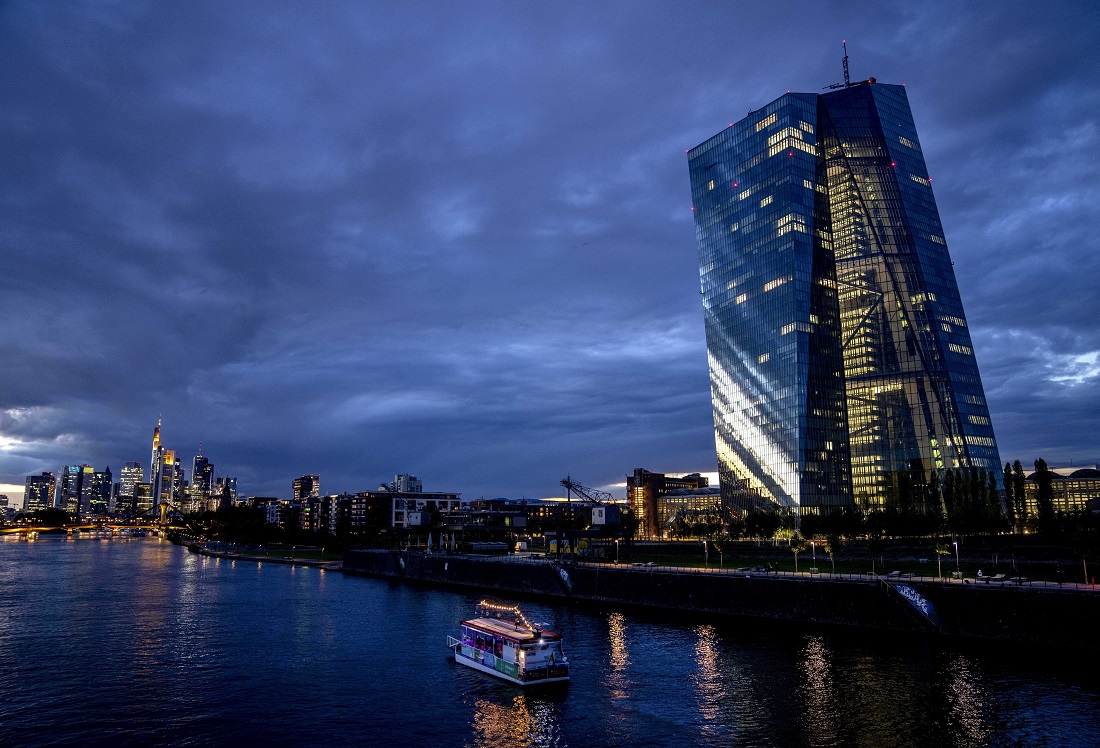 Около 400 служители на Европейската централна банка (ЕЦБ) искат от