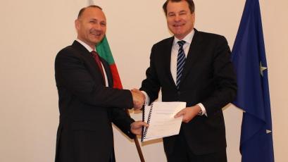 The Minister of Energy Rosen Hristov and the First Vice