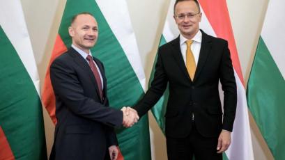 Energy Minister Rosen Hristov and Hungarian Foreign Minister Peter Szijártó