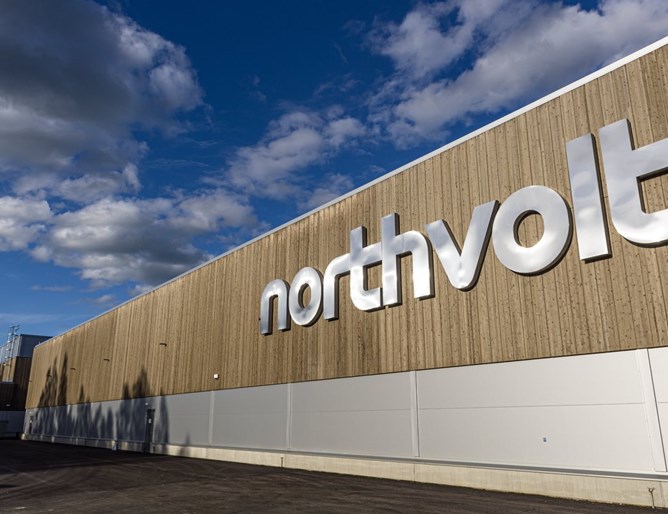 Шведският производител на литиево-йонни батерии Нортволт (Northvolt) ще инвестира няколко