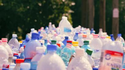 Първа редакция на бъдещия договор за борба с пластмасовото замърсяване