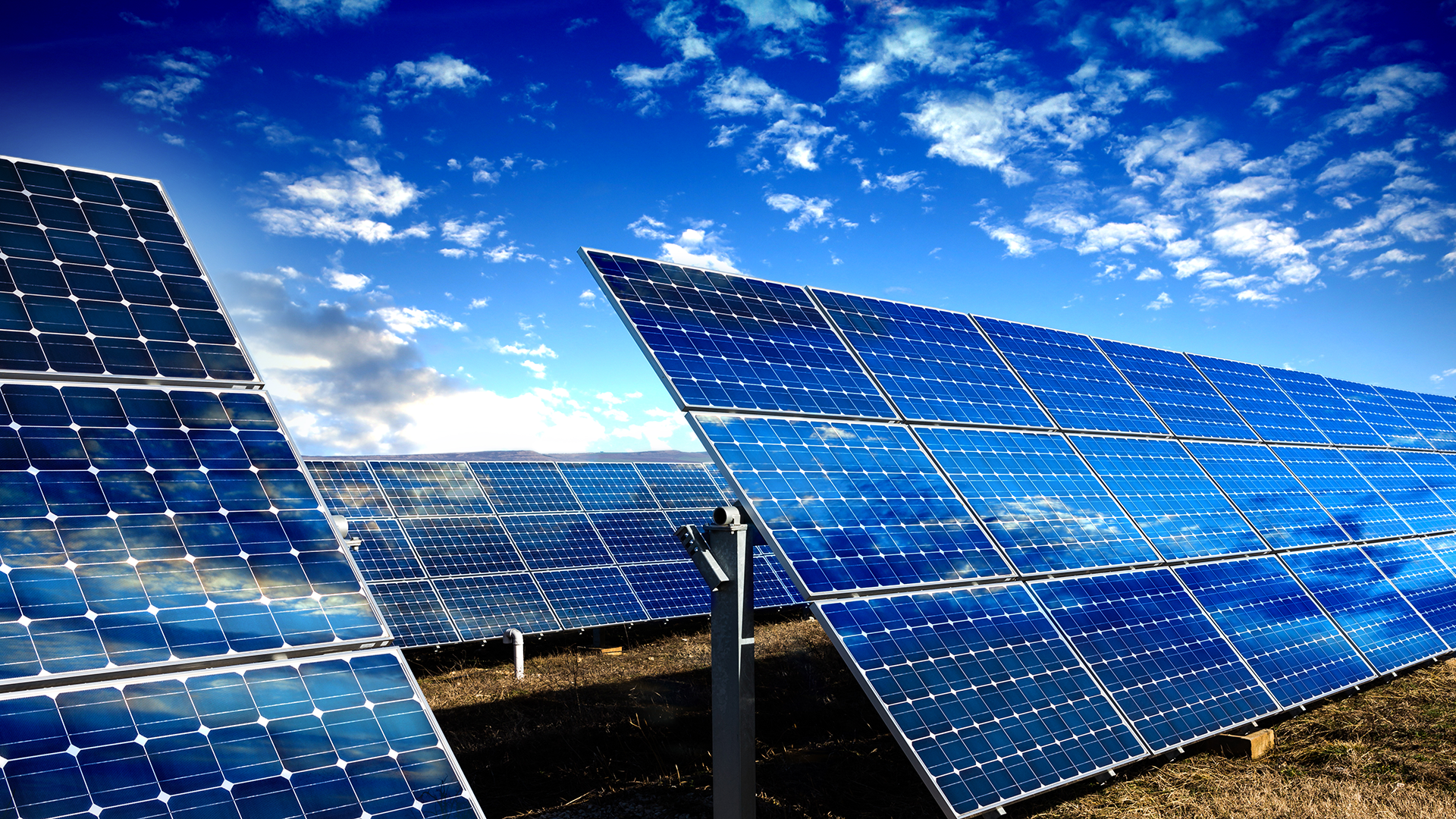 Европейските енергийни компании са генерирали рекордните 10,4% електроенергия от слънчеви