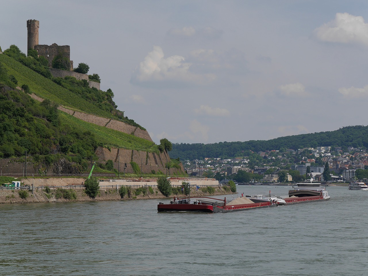 Река Рейн е била надежден корабоплавателен път от векове, помагайки