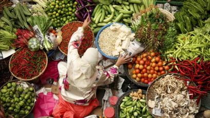 Световните цени на храните продължиха да се понижават и през