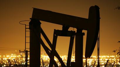 Петролните пазари останаха нервни в сряда като цената на суровия