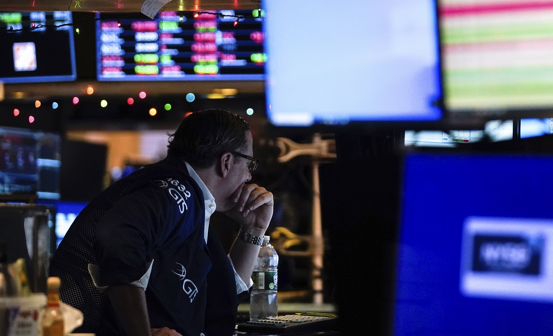 Пазарите на акции от двете страни на Атлантическия океан прекъснаха