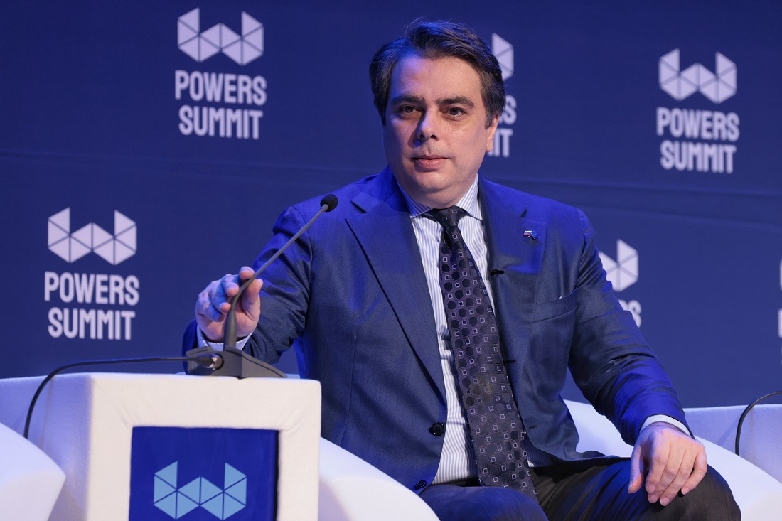 Министърът на финансите Асен Василев изрази надежда през първата половина