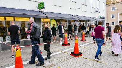 Икономиката на Швеция се сви за второ поредно тримесечие през