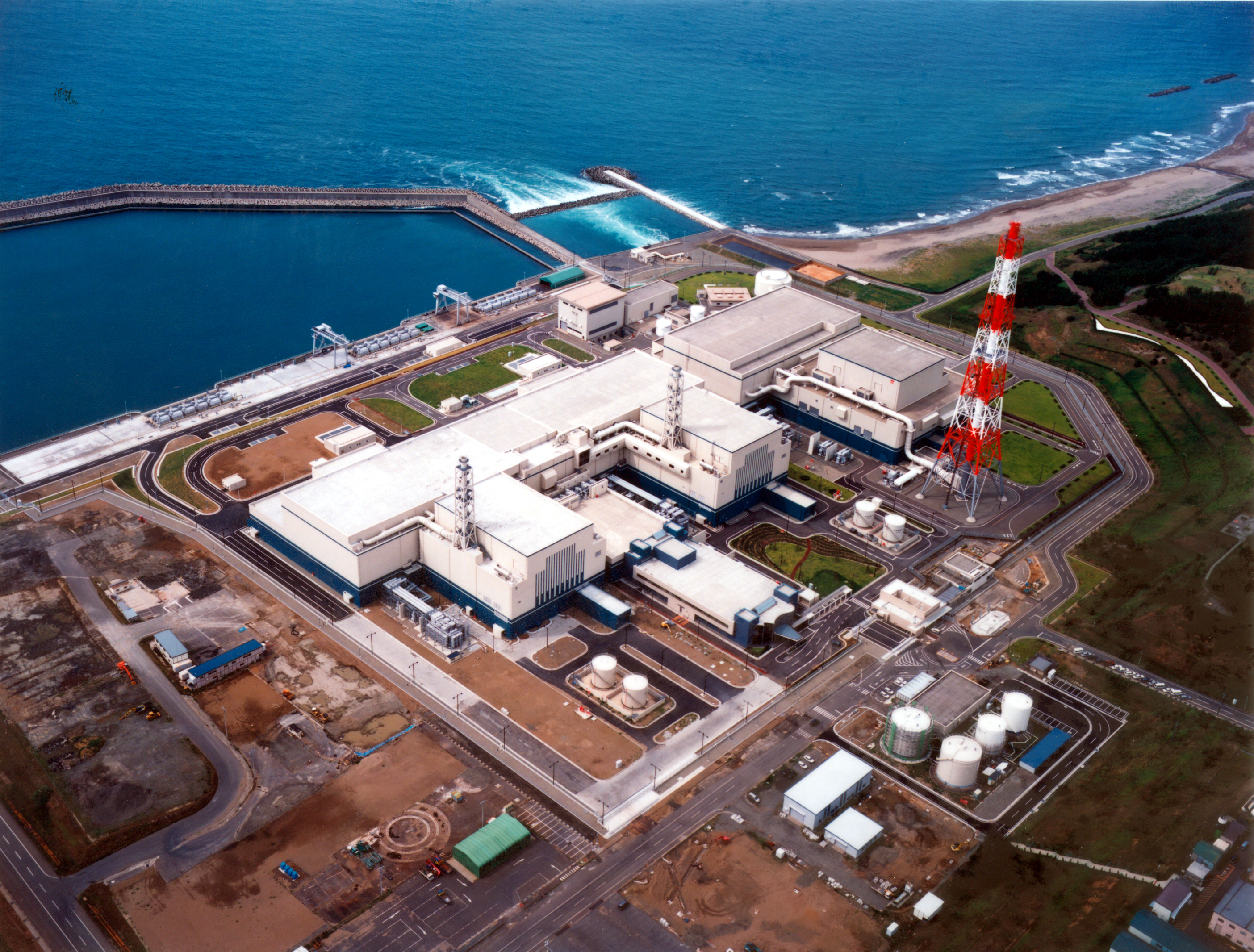Японският ядрен регулатор вдигна забраната за работа на най-голямата ядрена