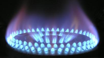 Цената на природния газ продължава да намалява  като през март се