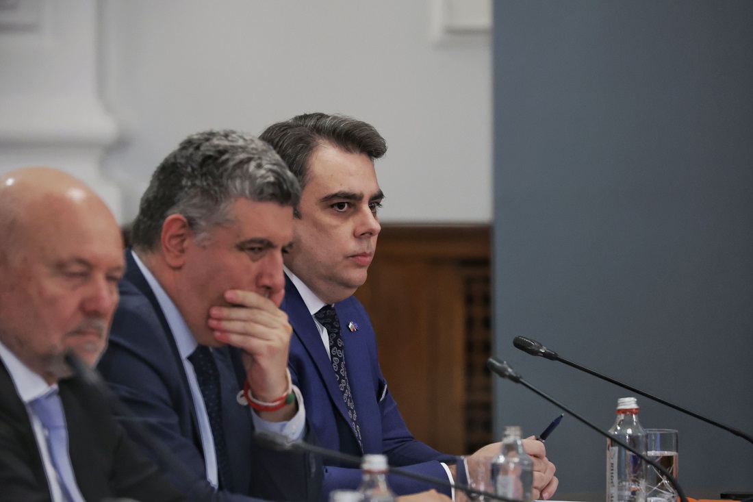 Двата стратегически приоритета пред Министерство на финансите и пред България