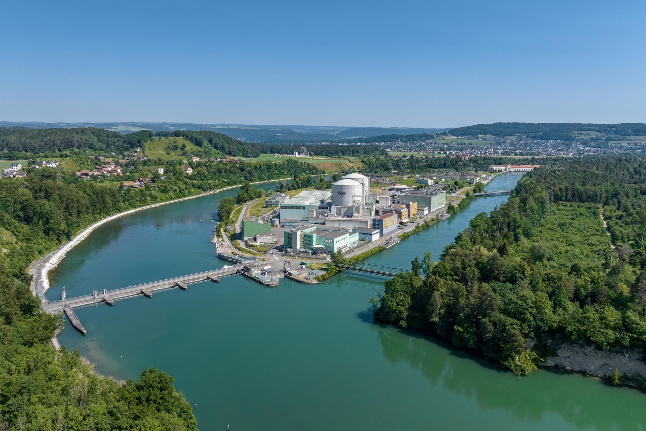 Швейцарската енергийна компания Акспо“ оценява възможността АЕЦ Безнау“, разположена в