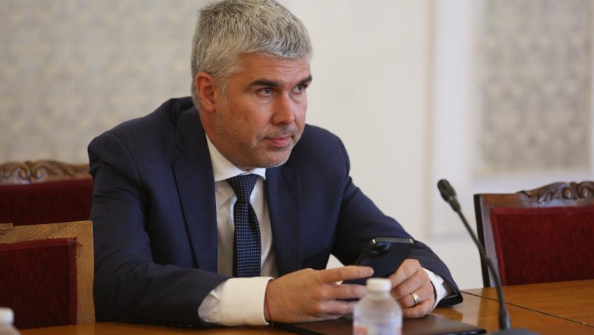 Министърът на енергетиката Владимир Малинов заминава на работно посещение в