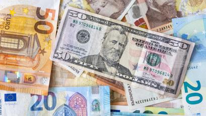 Щатският долар поевтинява спрямо основните валути в четвъртък сутринта в