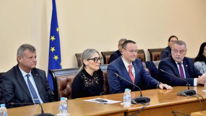 The Minister of Transport and Communications Krasimira Stoyanova and the