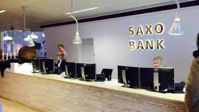 Датският кредитор Saxo Bank всяка година предлага на медиите своите