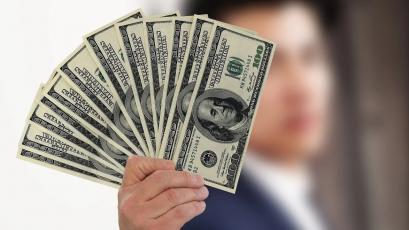 Щатският долар се движи слабо спрямо основните световни валути в