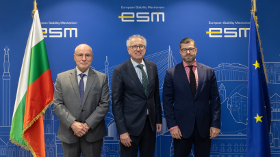 България в момента преживява политически напрежения и вълни на обществен